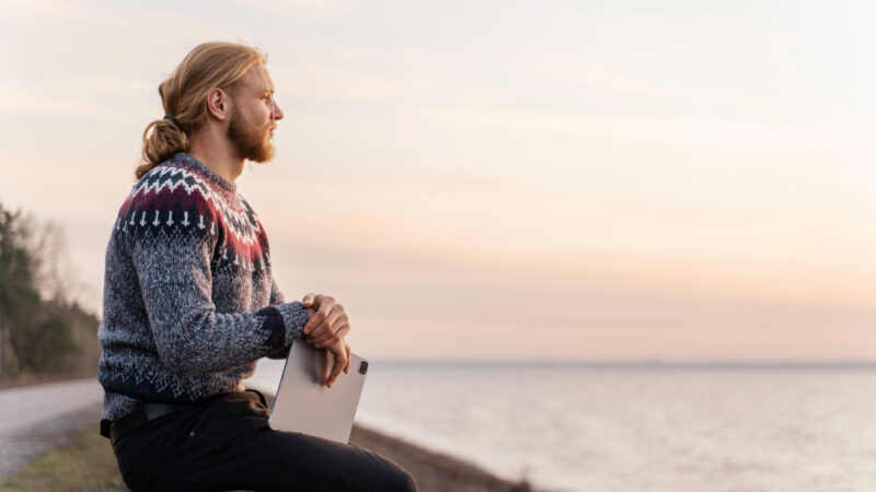 Hvorfor ro aldrig opstår ved at forstå mere – og hvad der virker i stedet