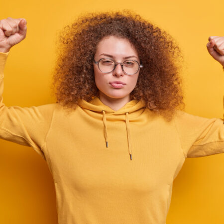 Myten om mental styrke – og hvorfor den ofte gør dig mere udmattet end stærk